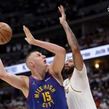 Lakers VS Nuggets, les séries éliminatoires de la NBA démarrent une bataille acharnée